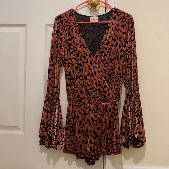 Romper - Picture 1 of 4